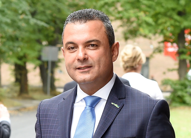 Pēteris Apinis: Hosam! Nepadodies! Vadi partiju!