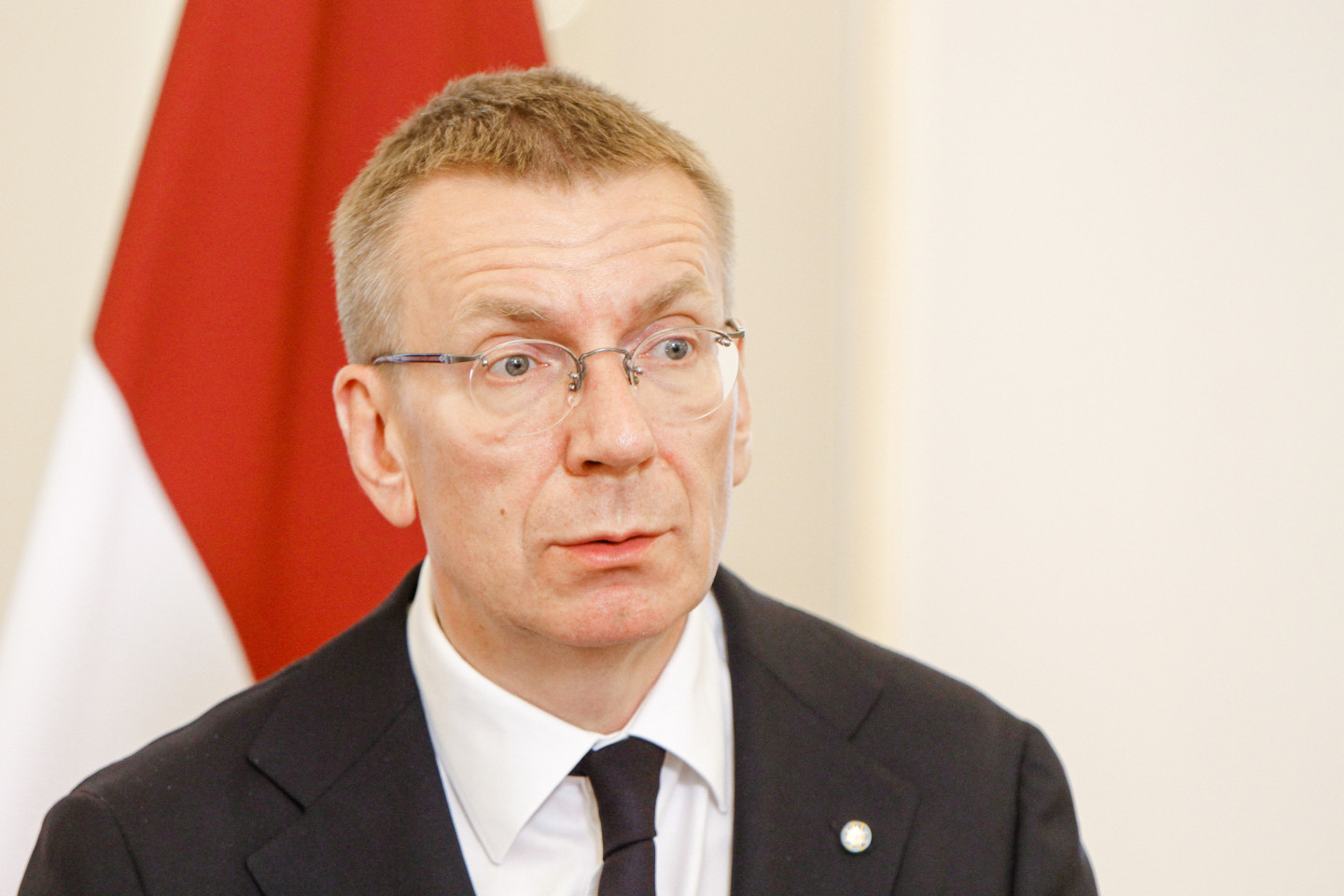 Rinkēvičs iesaistās veselības ministra un mediķu arodbiedrības strīdā
