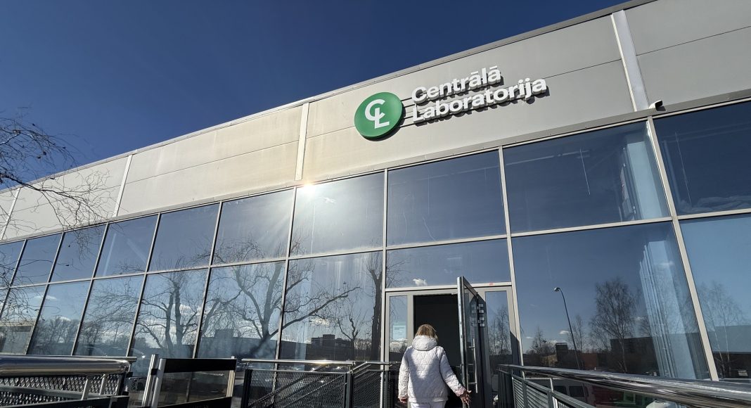 Ar miljonu investīcijām palielina testēšanas jaudu un ātrumu